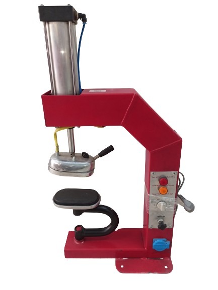 GEC BASIC 1 Pneumatic Tire Vulcanizing Machine